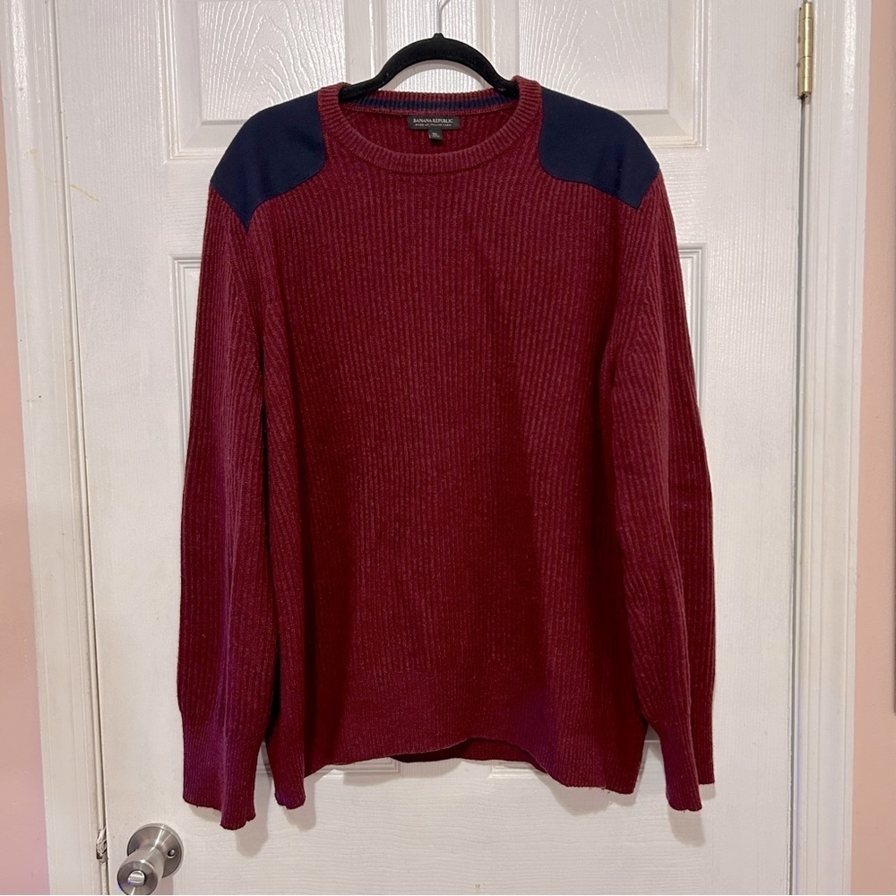 Banana Republic Sweater Men's Shoulder and Elbow Patches Red Navy Size XL